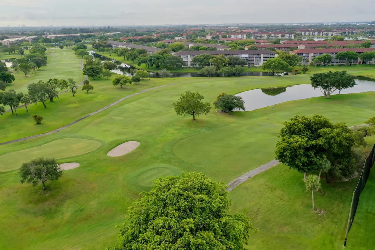 Flamingo Lakes Country Club - Fort Lauderdale, FL golf course